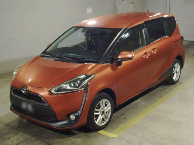 TOYOTA SIENTA — фото
