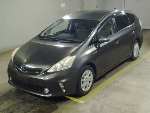 TOYOTA PRIUS — фото