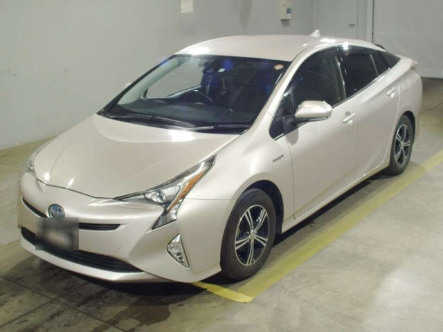 TOYOTA PRIUS — фото