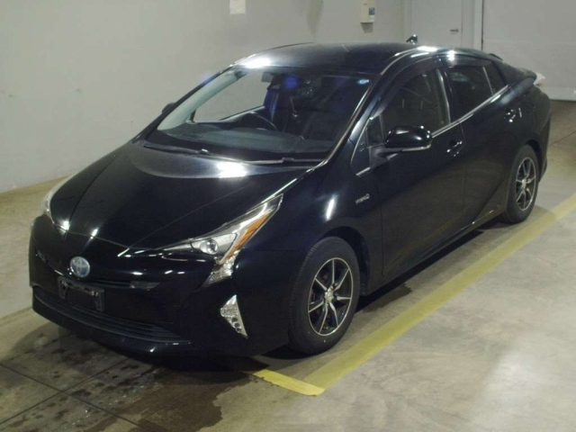 TOYOTA PRIUS — фото