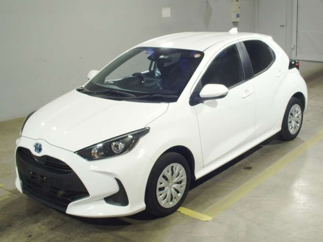 TOYOTA YARIS — фото
