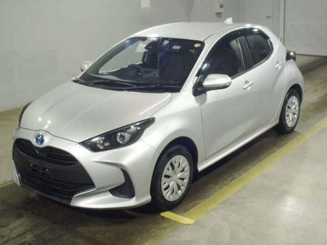 TOYOTA YARIS — фото