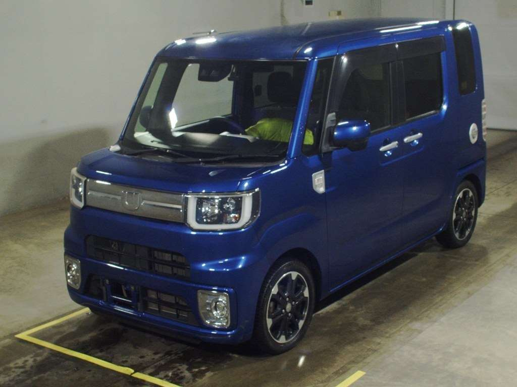 DAIHATSU WAKE — фото