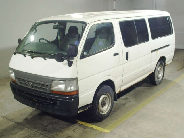 TOYOTA HIACE — фото