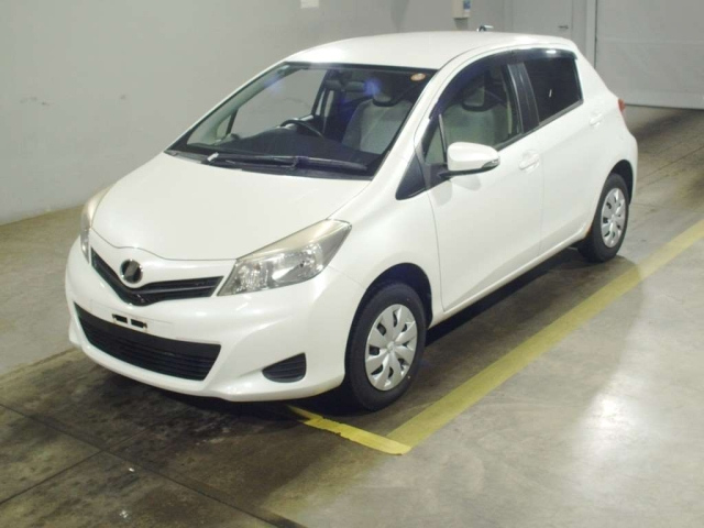 TOYOTA VITZ — фото