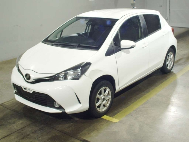 TOYOTA VITZ — фото