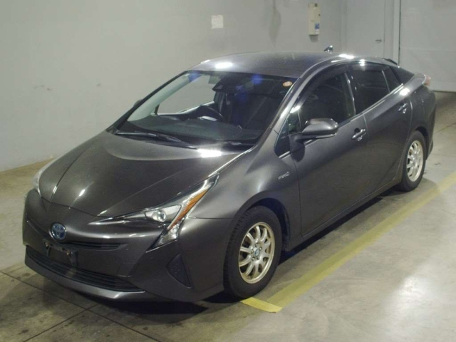 TOYOTA PRIUS — фото