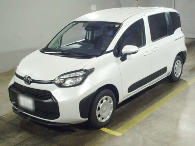 TOYOTA SIENTA — фото