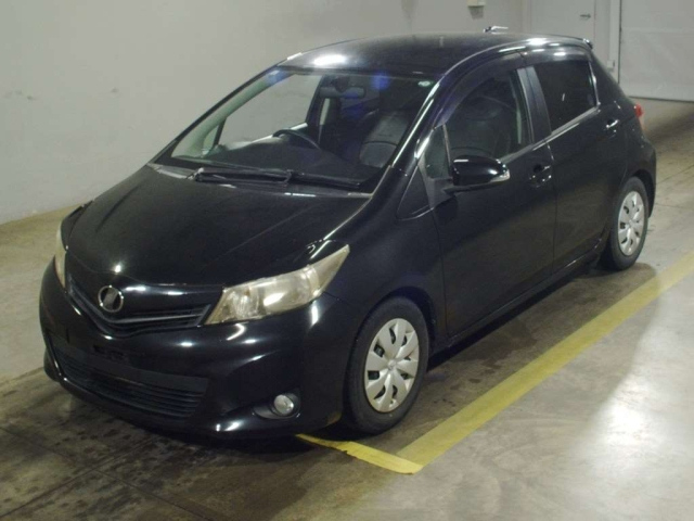 TOYOTA VITZ — фото