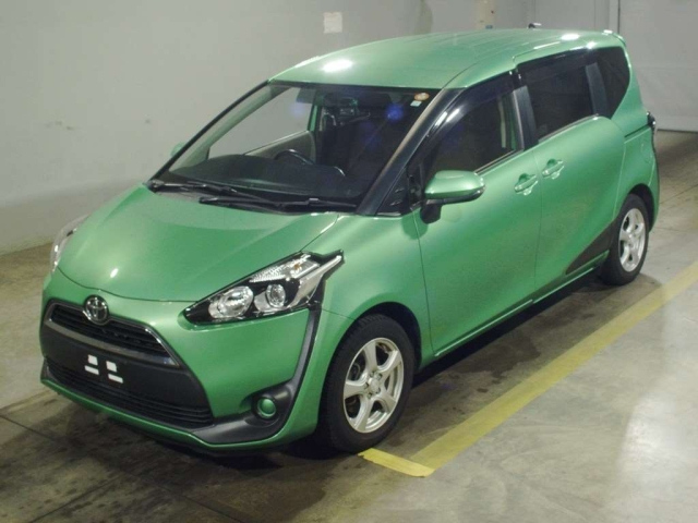 TOYOTA SIENTA — фото