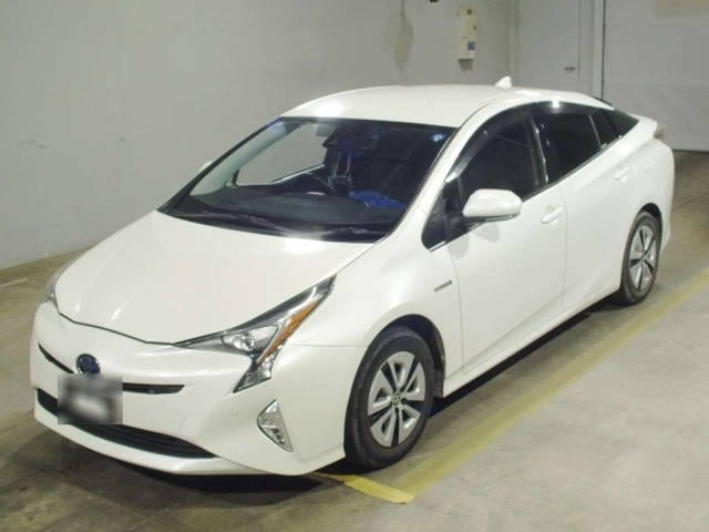 TOYOTA PRIUS — фото