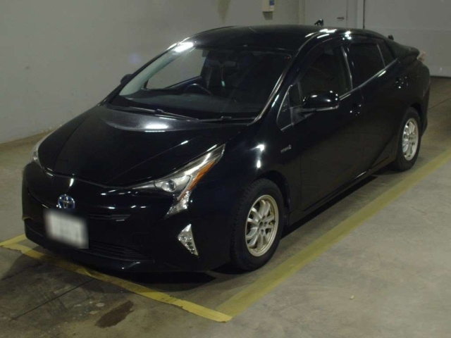 TOYOTA PRIUS — фото
