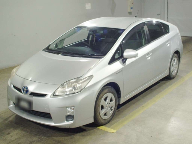 TOYOTA PRIUS — фото