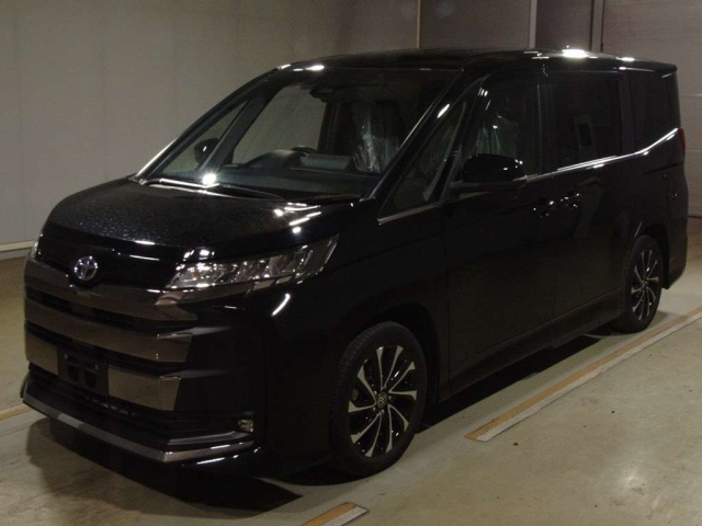 TOYOTA NOAH — фото