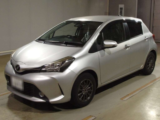 TOYOTA VITZ — фото