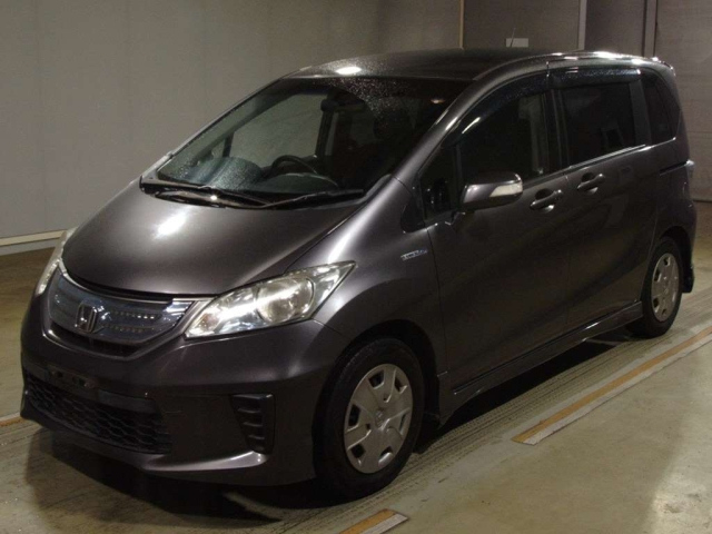 HONDA FREED — фото