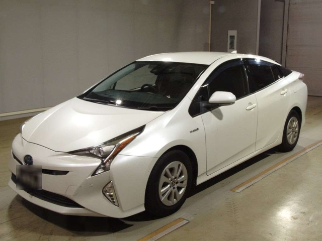TOYOTA PRIUS — фото