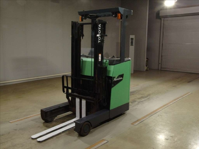 TOYOTA FORKLIFT — фото