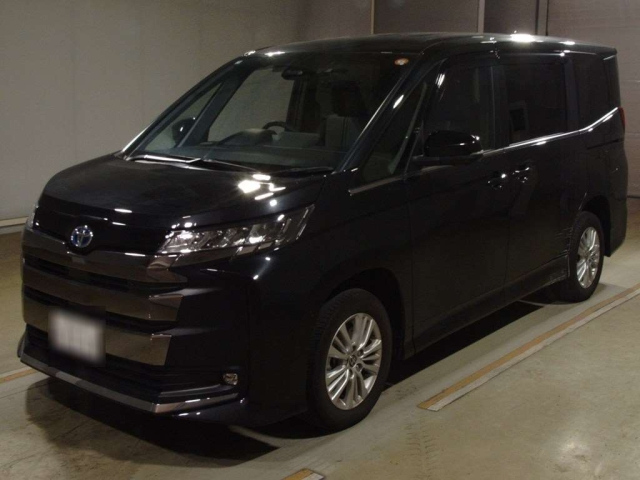 TOYOTA NOAH — фото
