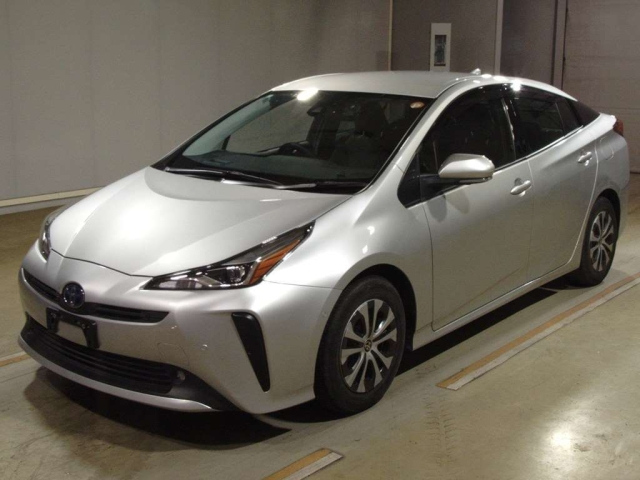TOYOTA PRIUS — фото
