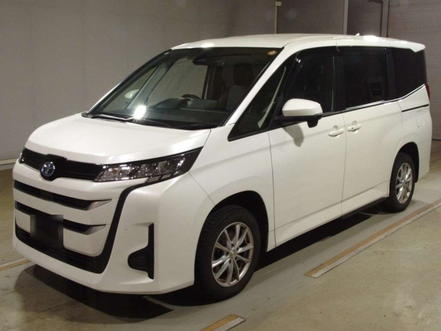 TOYOTA NOAH — фото
