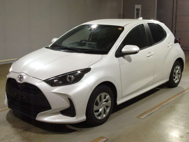 TOYOTA YARIS — фото