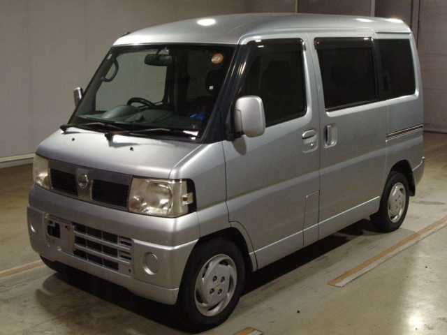 NISSAN CLIPPER — фото