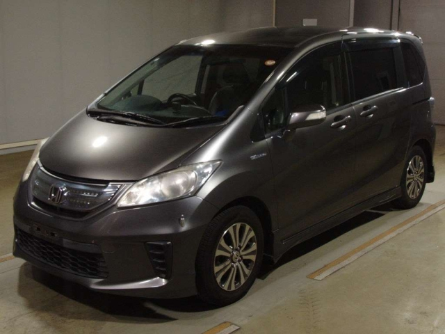 HONDA FREED — фото