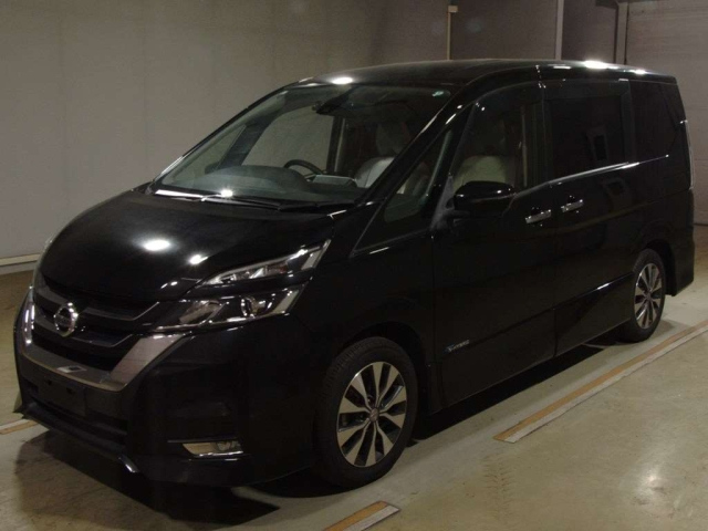 NISSAN SERENA — фото