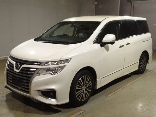 NISSAN ELGRAND — фото