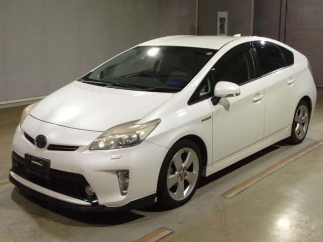 TOYOTA PRIUS — фото