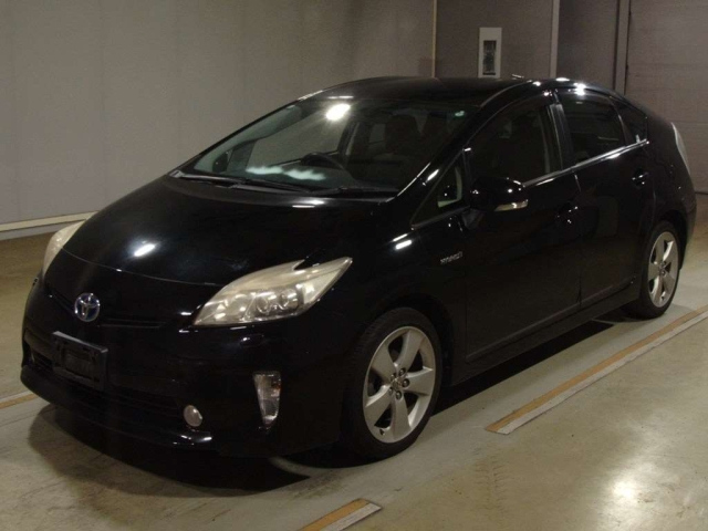 TOYOTA PRIUS — фото