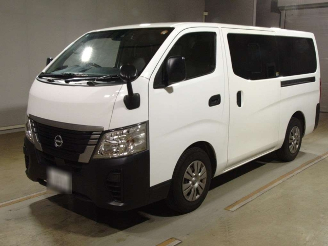 NISSAN CARAVAN — фото