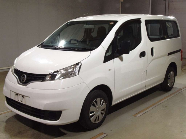 NISSAN NV200 — фото