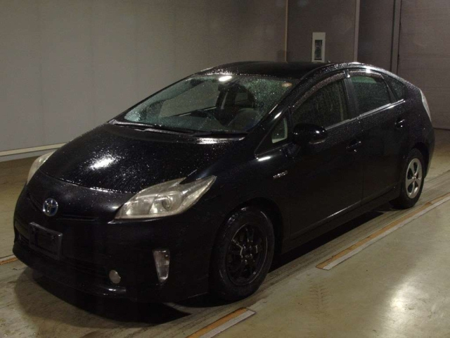 TOYOTA PRIUS — фото