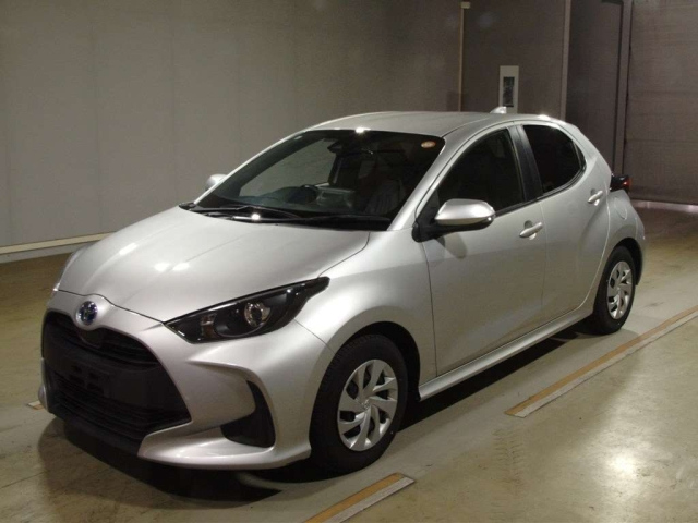 TOYOTA YARIS — фото