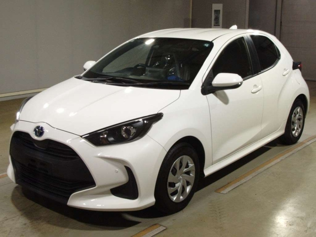 TOYOTA YARIS — фото
