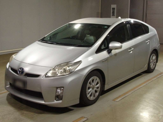TOYOTA PRIUS — фото