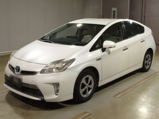 TOYOTA PRIUS — фото