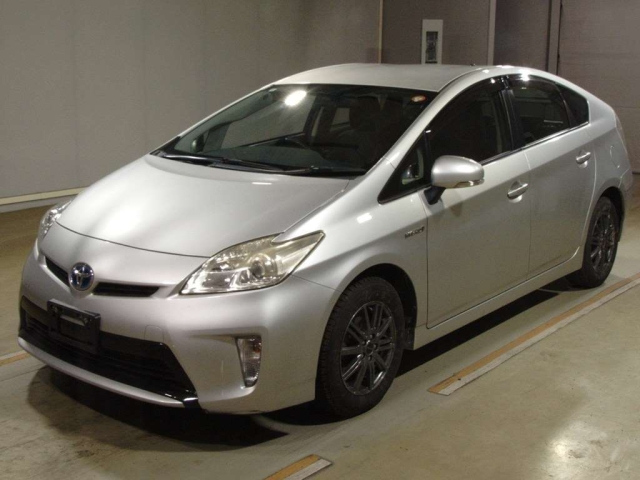 TOYOTA PRIUS — фото