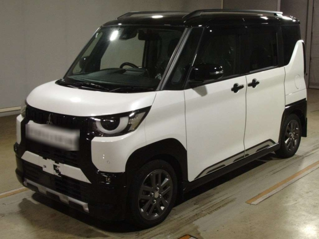 MITSUBISHI DELICA — фото