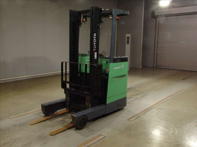 TOYOTA FORKLIFT