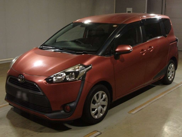 TOYOTA SIENTA — фото