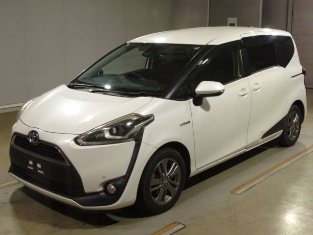 TOYOTA SIENTA — фото