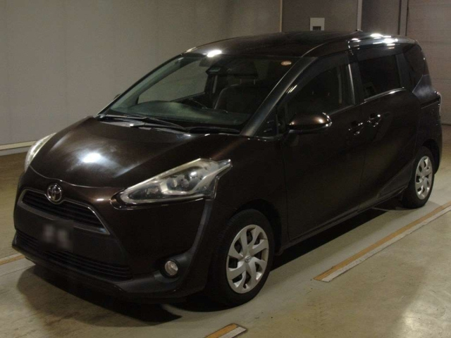 TOYOTA SIENTA — фото
