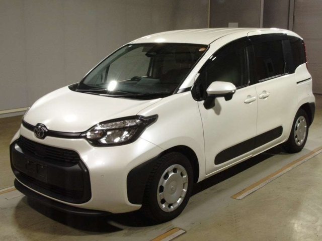 TOYOTA SIENTA — фото