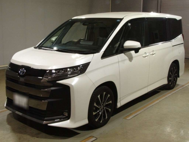 TOYOTA NOAH — фото