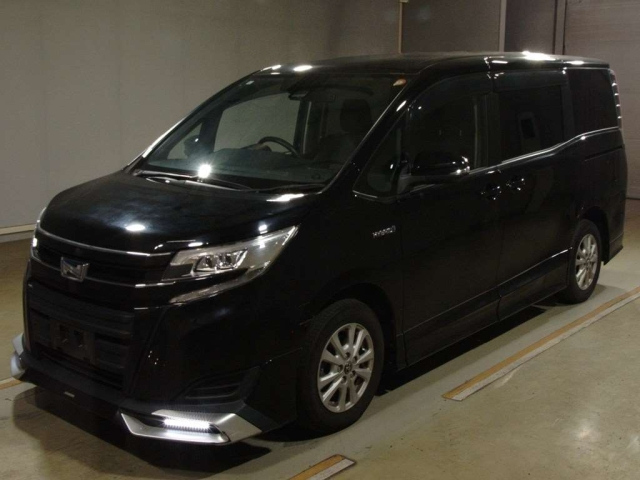TOYOTA NOAH — фото