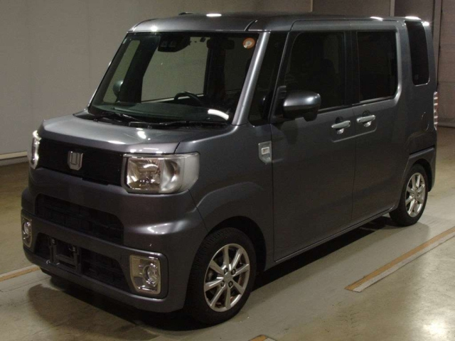 DAIHATSU WAKE — фото