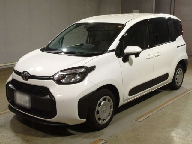 TOYOTA SIENTA — фото